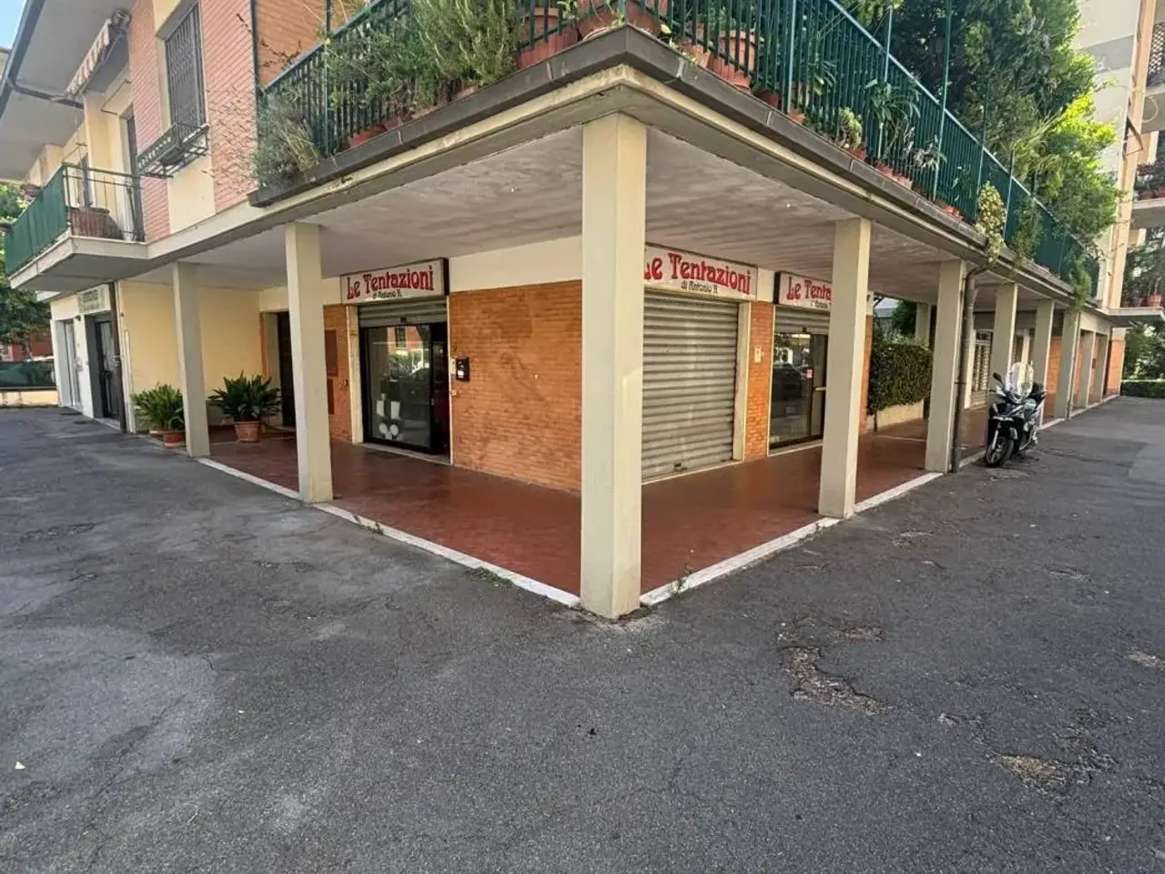 Locale commerciale in Via Piero Calamandrei 7, Scandicci, {3} - Foto 1