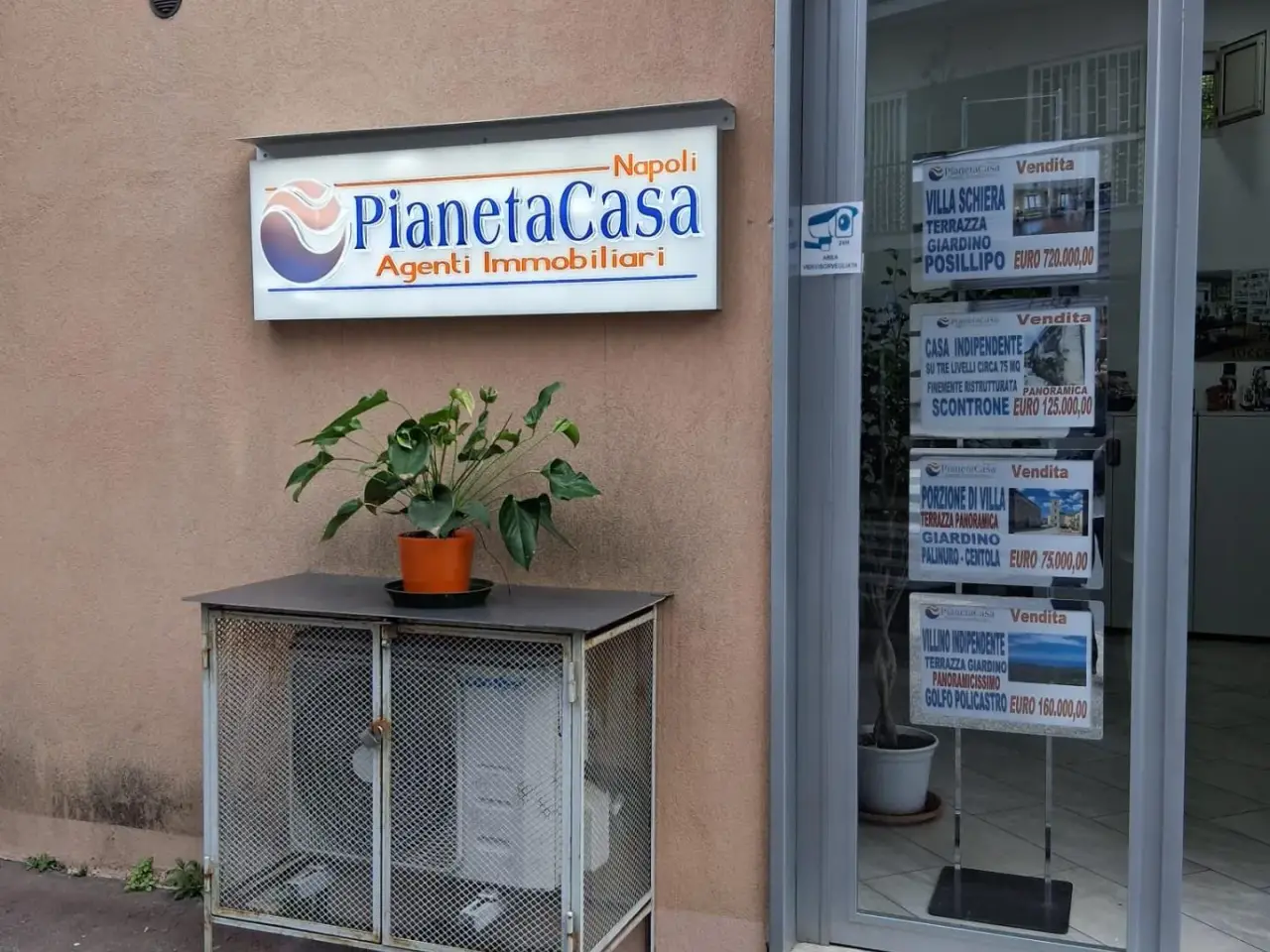Negozio in Ia E. a. Mario 7, Napoli, {3} - Foto 2