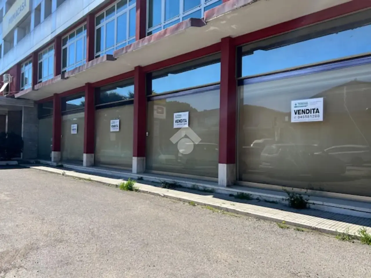 Negozio in Via Forte Tomba 7, Verona, {3} - Foto 1
