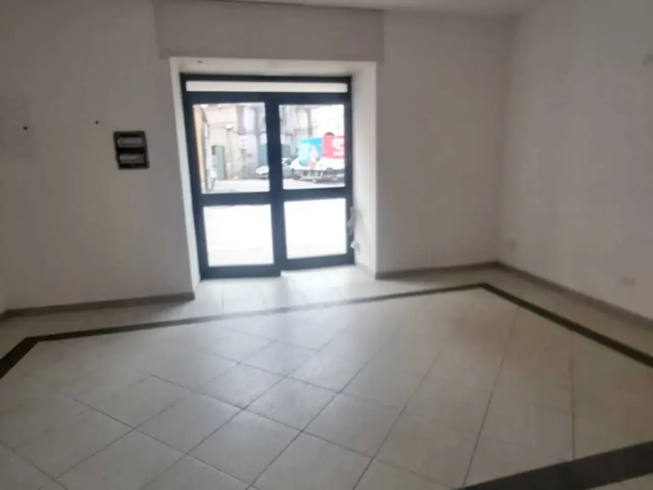 Negozio in Corso Umberto I 13, Pontecagnano Faiano, {3} - Foto 2