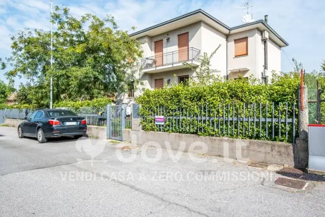 Villa in Via l. Cagnola 6, Castiglione delle Stiviere - Foto 1