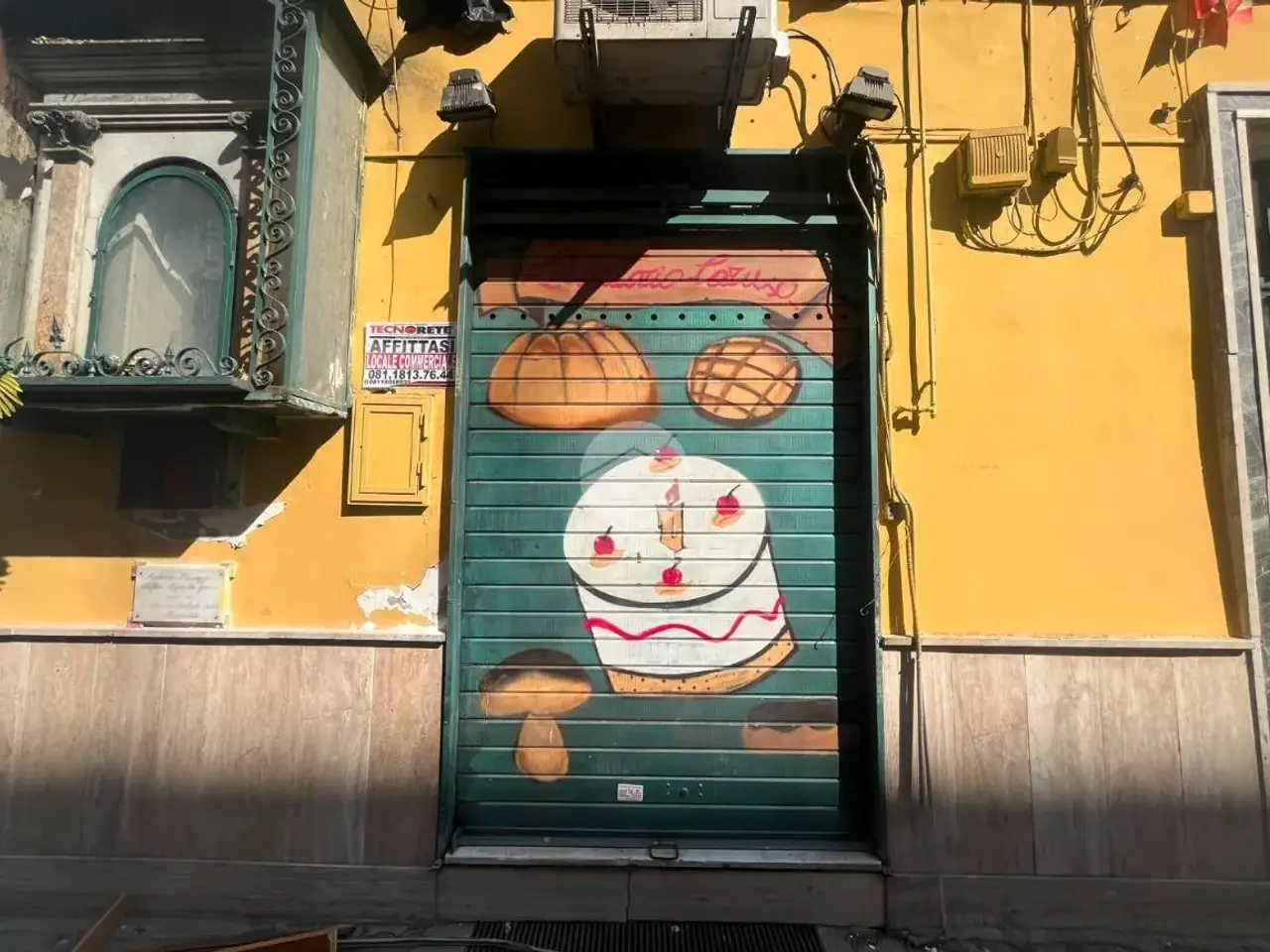 Negozio in Via Pier delle Vigne 54, Napoli, {3} - Foto 1
