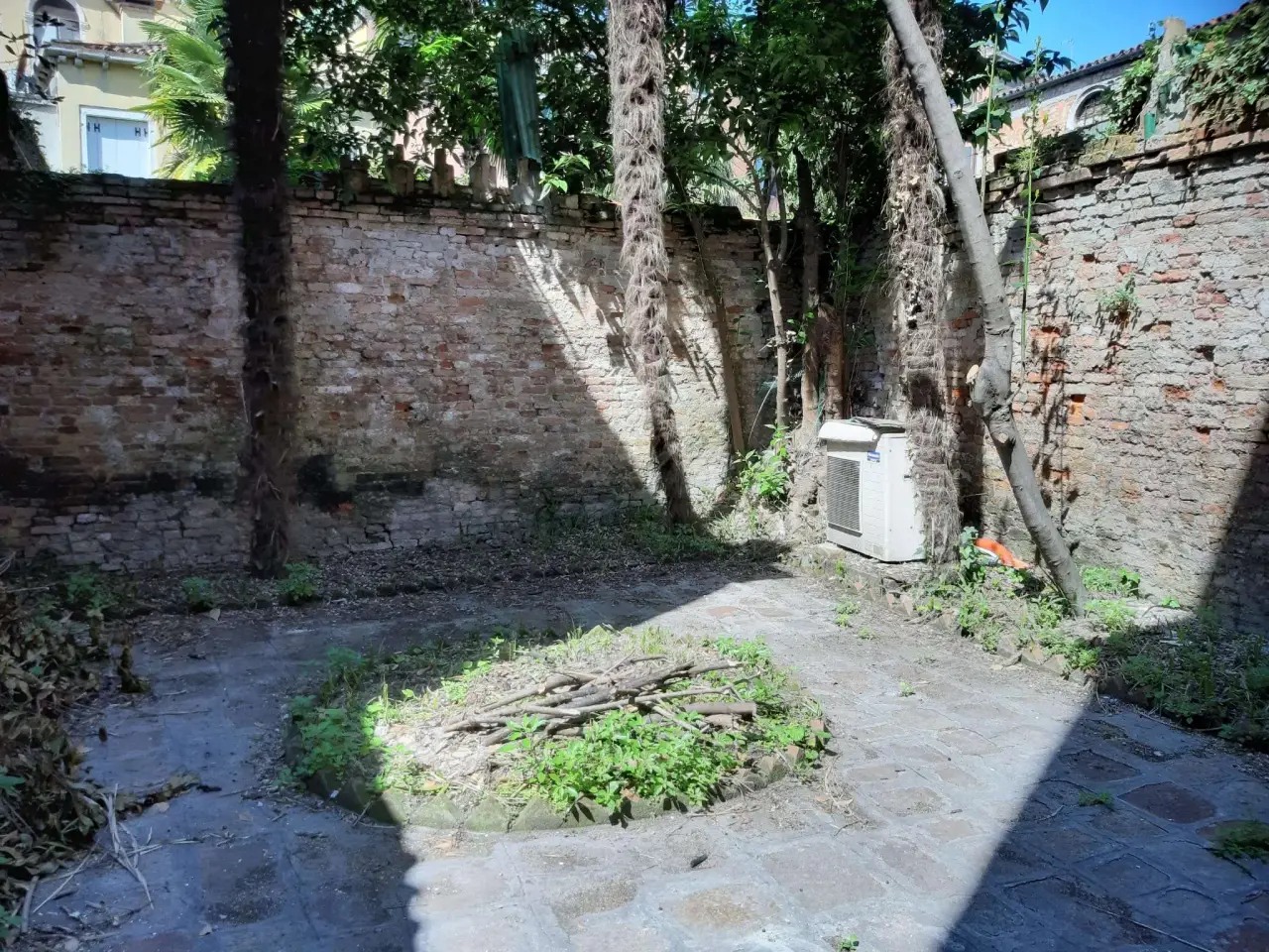 Palazzina commerciale in Fondamenta San Lorenzo, Venezia, {3} - Foto 1
