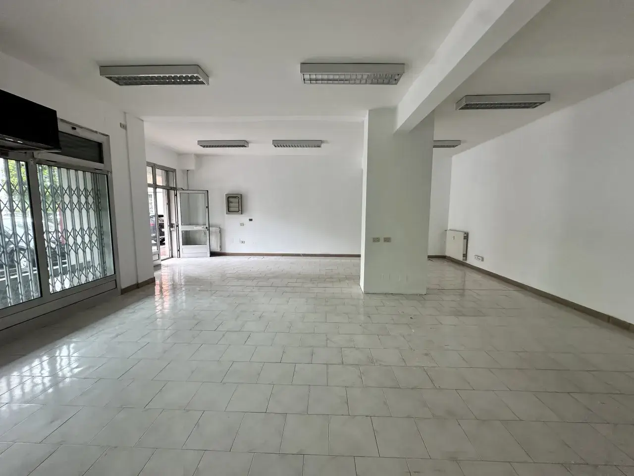Esercizio commerciale in , Venezia, {3} - Foto 2