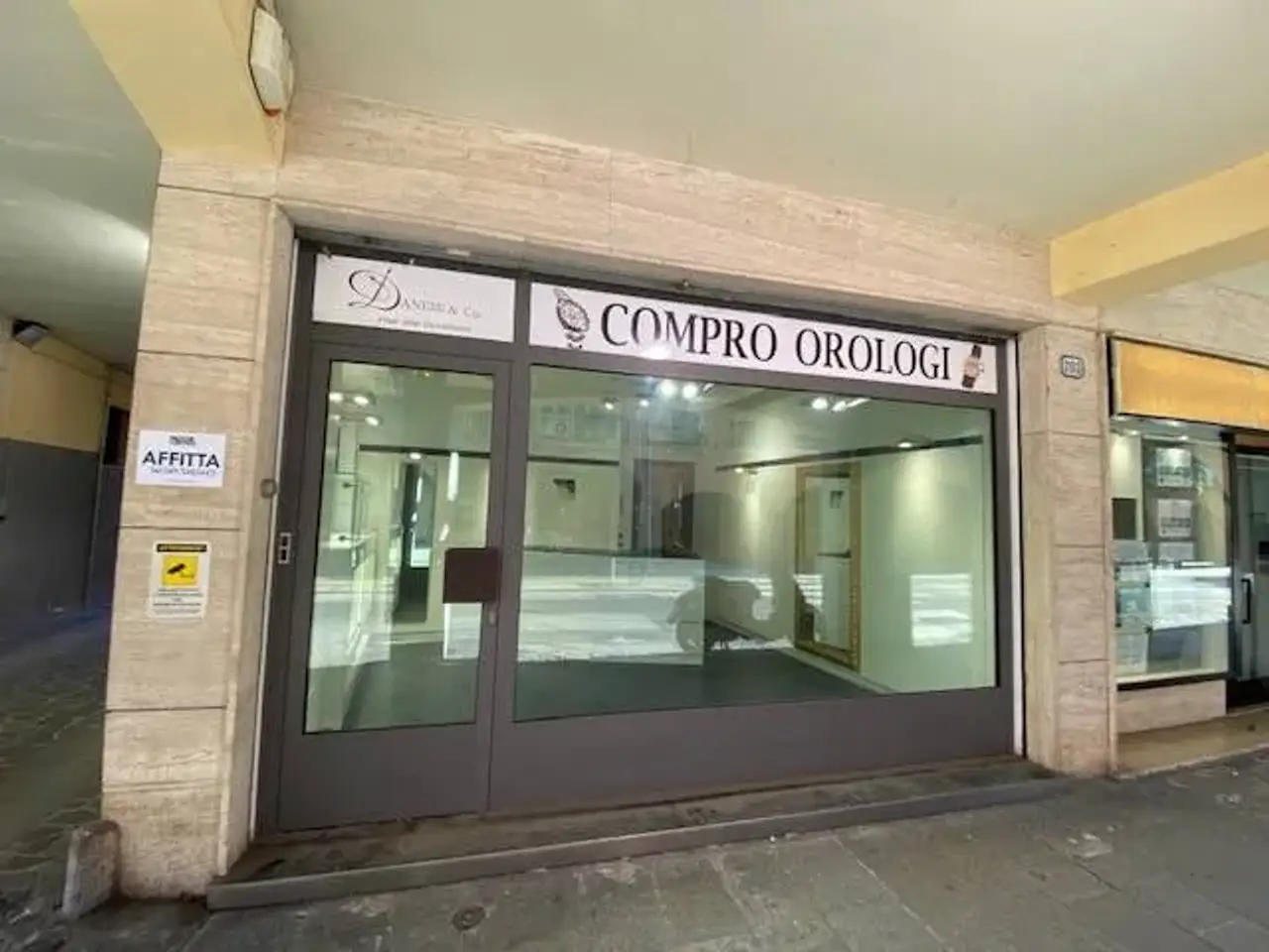 Locale commerciale in Corso Vittorio Emanuele II 107a, Padova, Padova, {3} - Foto 1