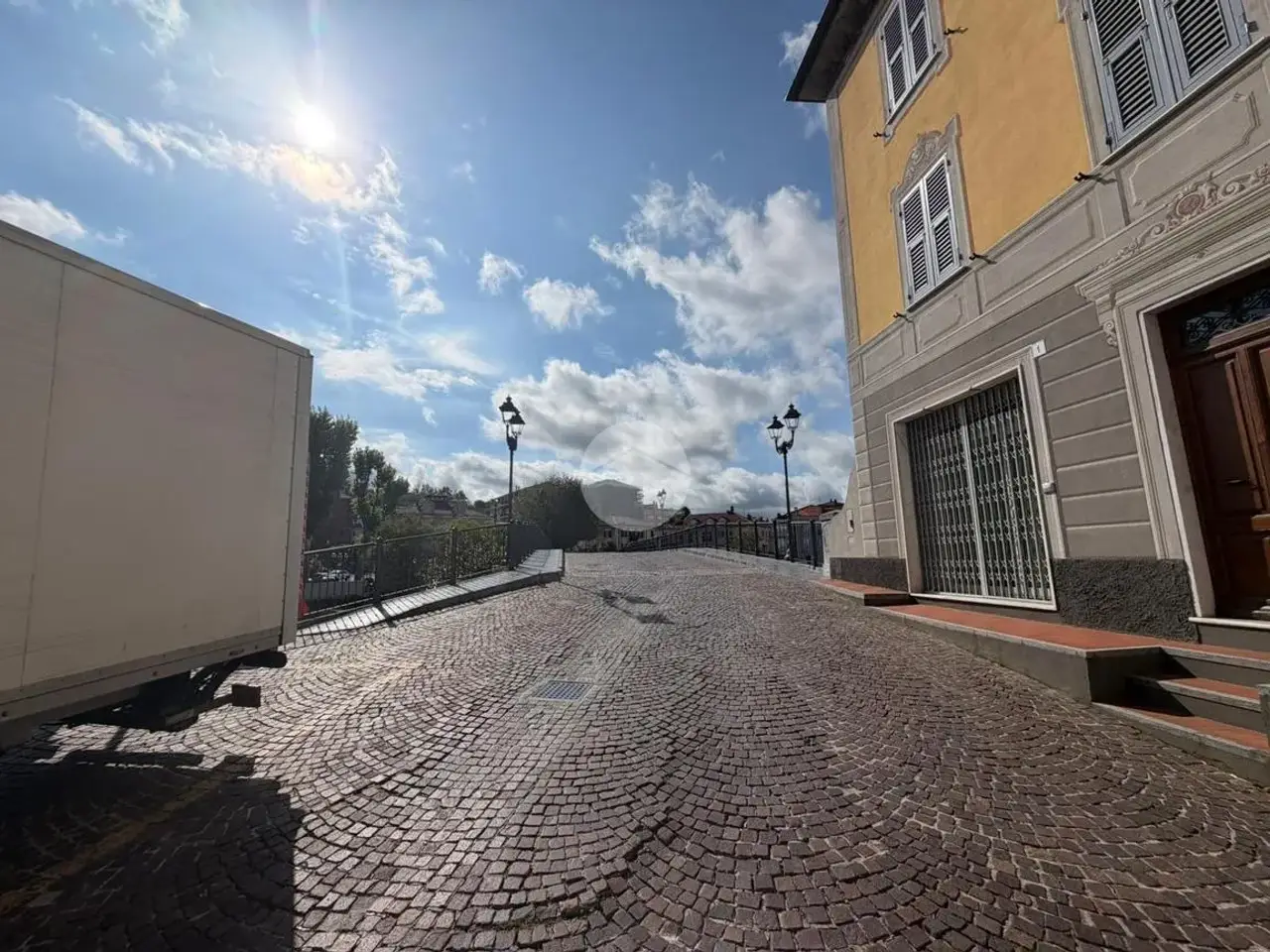 Negozio in Via Giuseppe Garibaldi 11, Carcare, {3} - Foto 1
