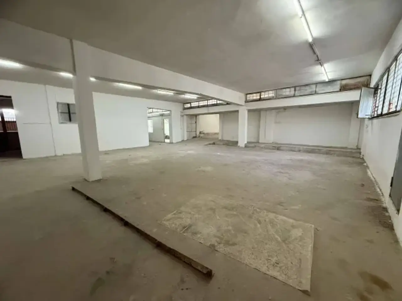 Negozio in Calata Capodichino, Napoli, {3} - Foto 1