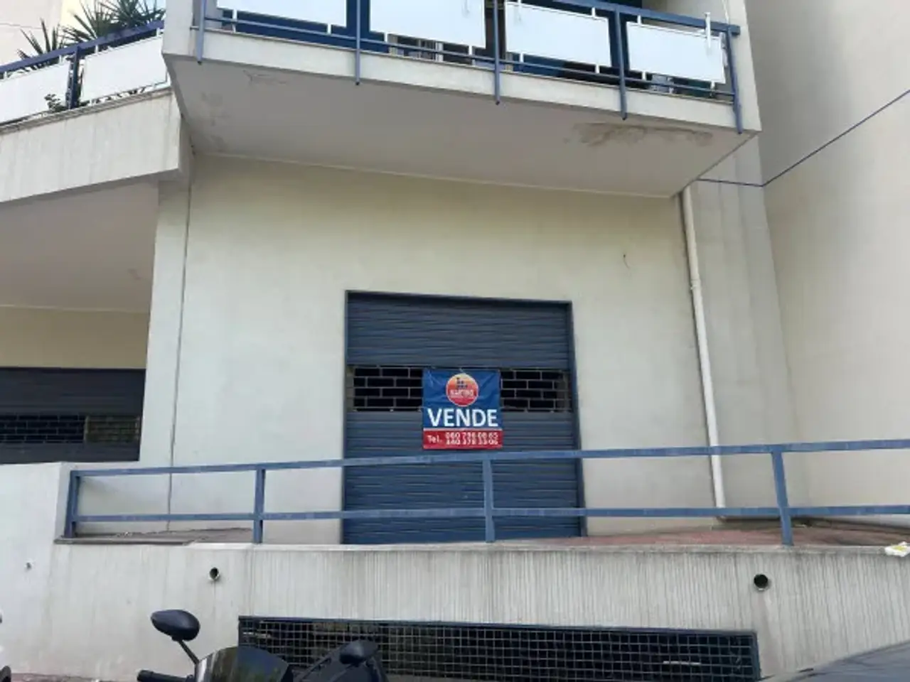 Negozio in Via Enrico Fermi, Modugno, {3} - Foto 1