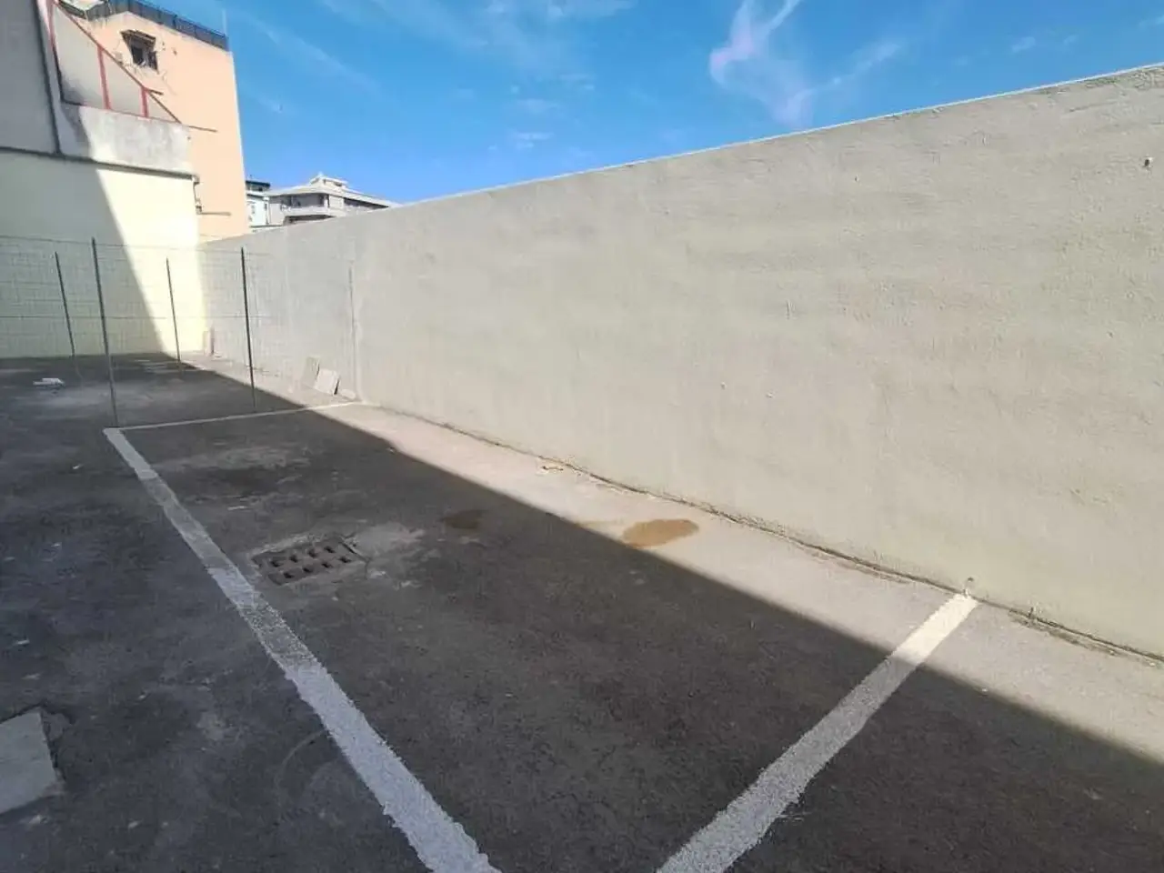 Parcheggio chiuso in Via Abruzzi, Cagliari, {3} - Foto 2