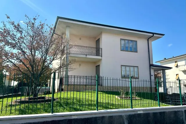 4-room flat in Via Galileo Galilei 32, Turate - Photo 1