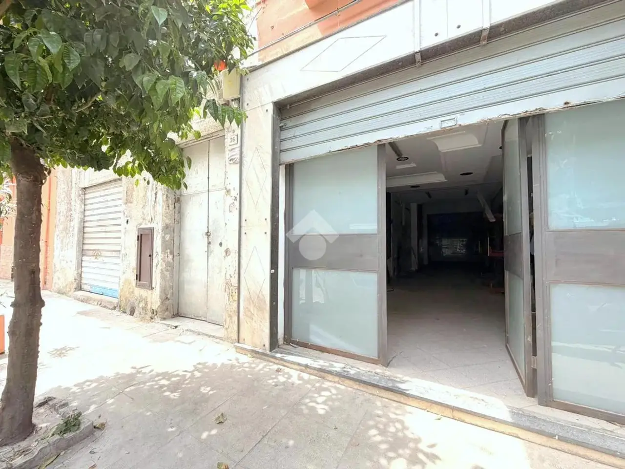 Negozio in Via Domenico Lancia di Brolo 28, Palermo, {3} - Foto 1