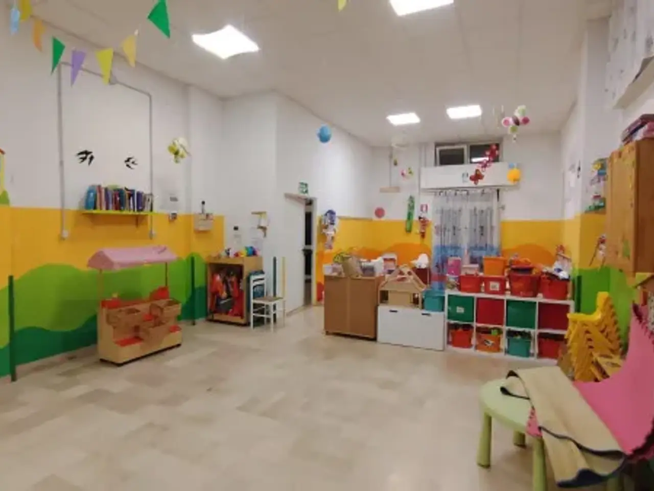 Negozio in Via Gioacchino Gesmundo 21, Guidonia Montecelio, {3} - Foto 1