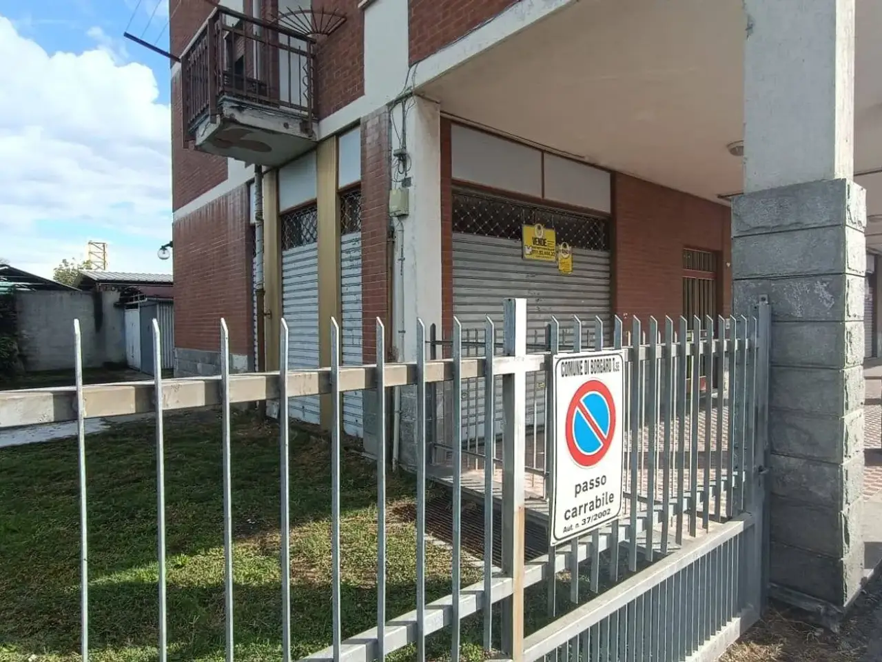 Ufficio in Via dei Ciliegi 6, Borgaro Torinese, {3} - Foto 2