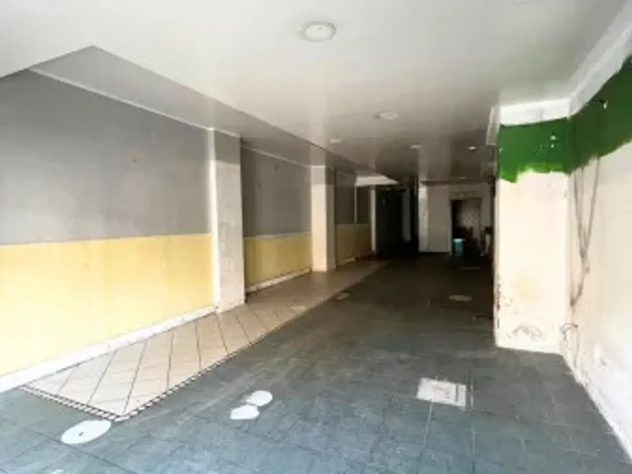Negozio in Via Libertà, Maddaloni, {3} - Foto 1