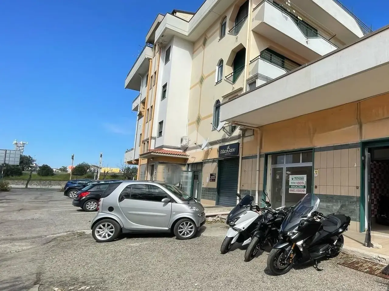 Magazzino in Viale Sant'Angelo, Corigliano-Rossano, {3} - Foto 1