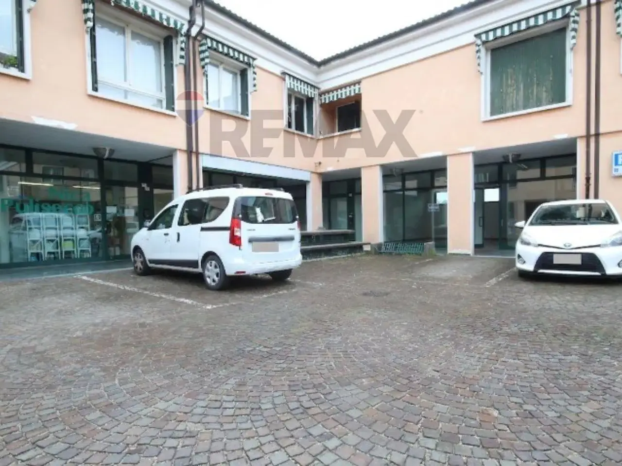 Negozio in Piazzetta Aldo Moro 15, Mestrino, {3} - Foto 2