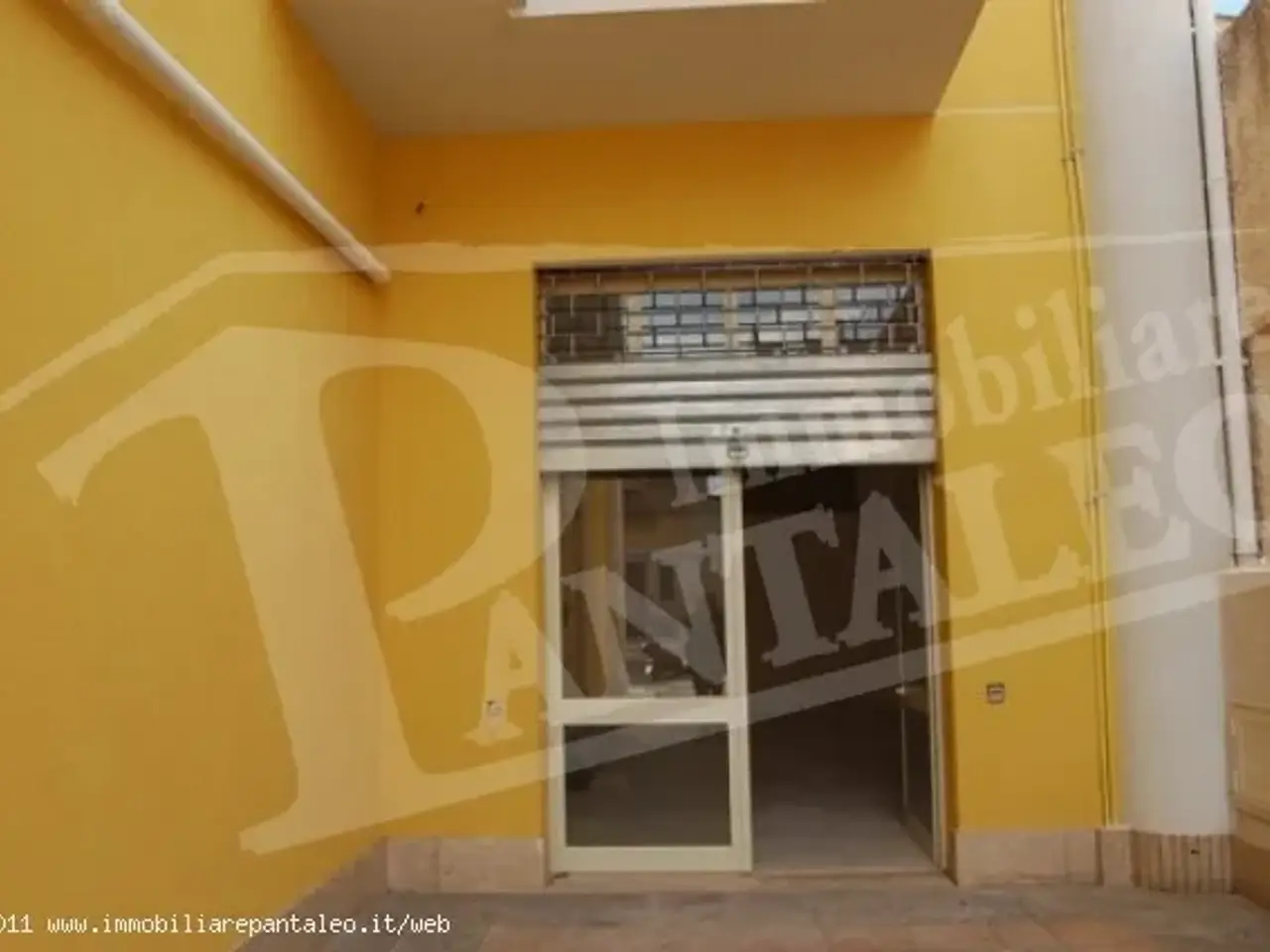 Esercizio commerciale in 
Via Ugdulena									, 
Marsala									, Marsala, {3} - Foto 1