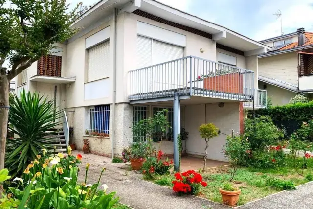 Villa in Viale Cirene, Riccione - Foto 1