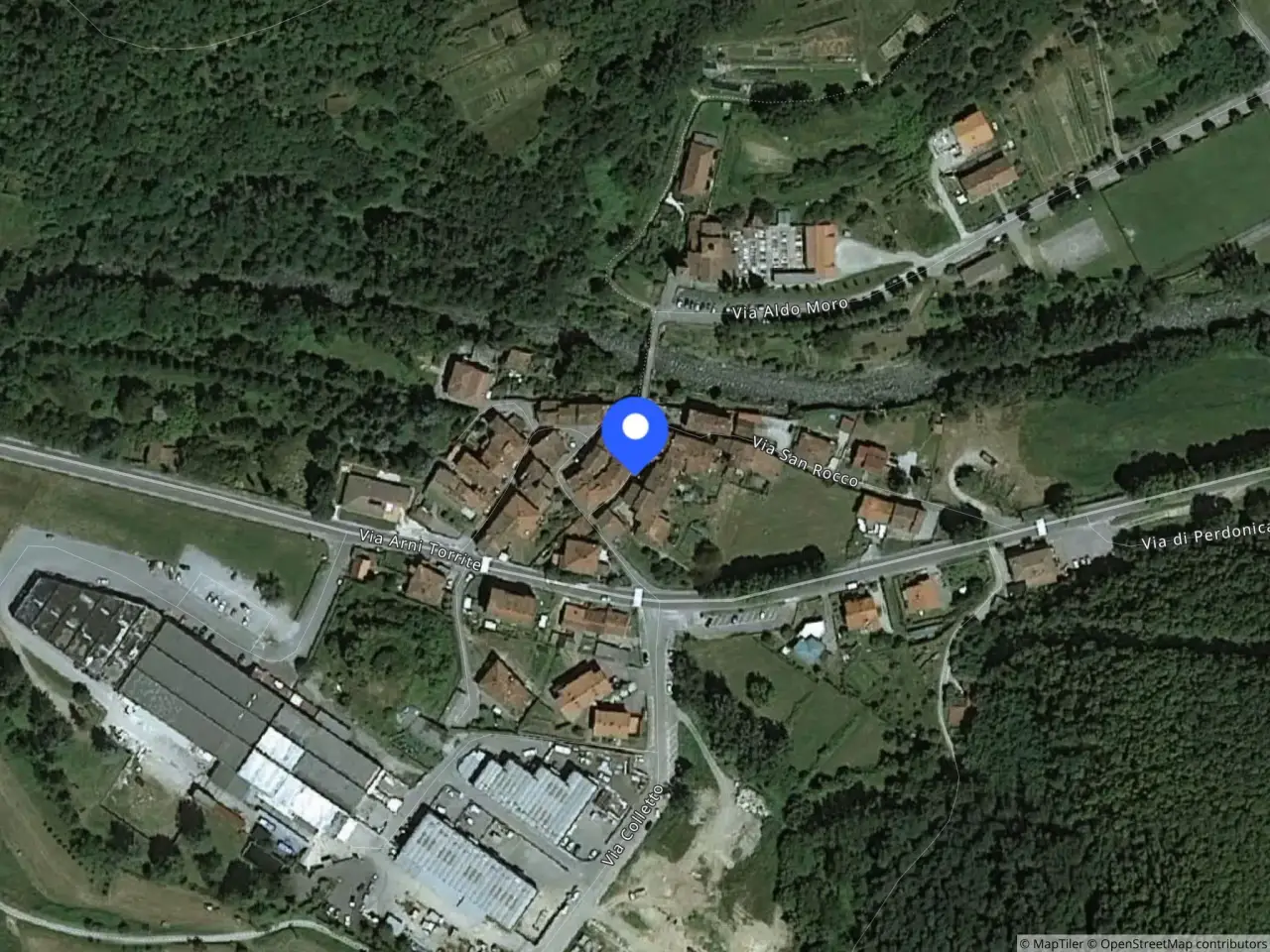 Garage in Via della Fontana Torrite, 55032 Castelnuovo di Garfagnana Lu, Italia 55032, Castelnuovo Di Garfagnana, {3} - Foto 2