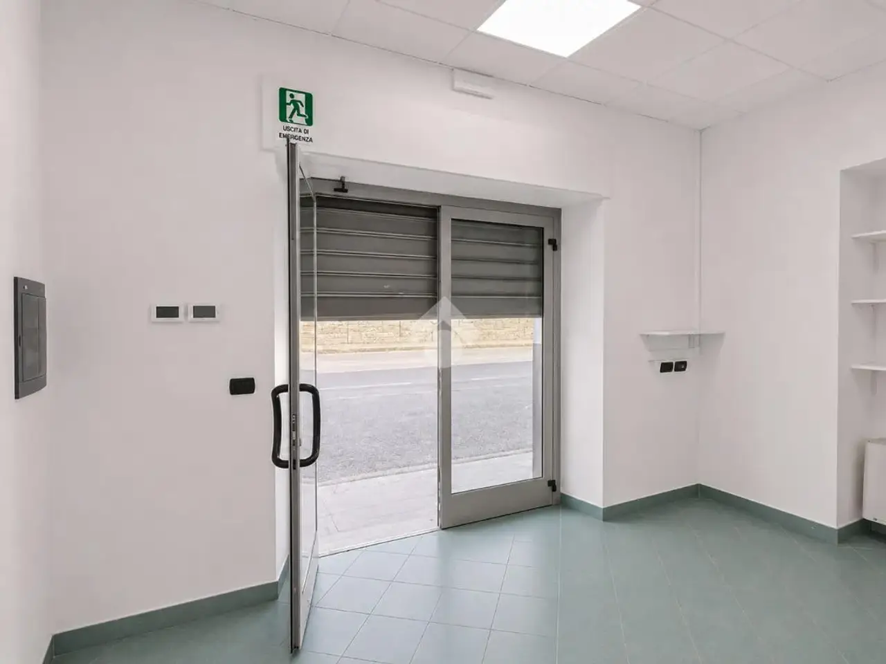 Laboratorio in Corso Bergamo 48, Lecco, {3} - Foto 1