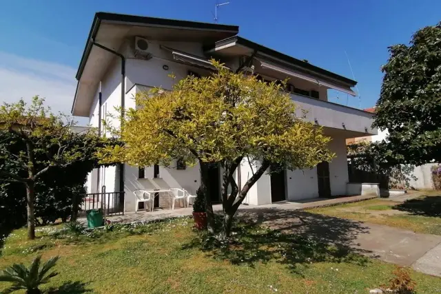 Villa in Via Puglie, Vigevano - Foto 1