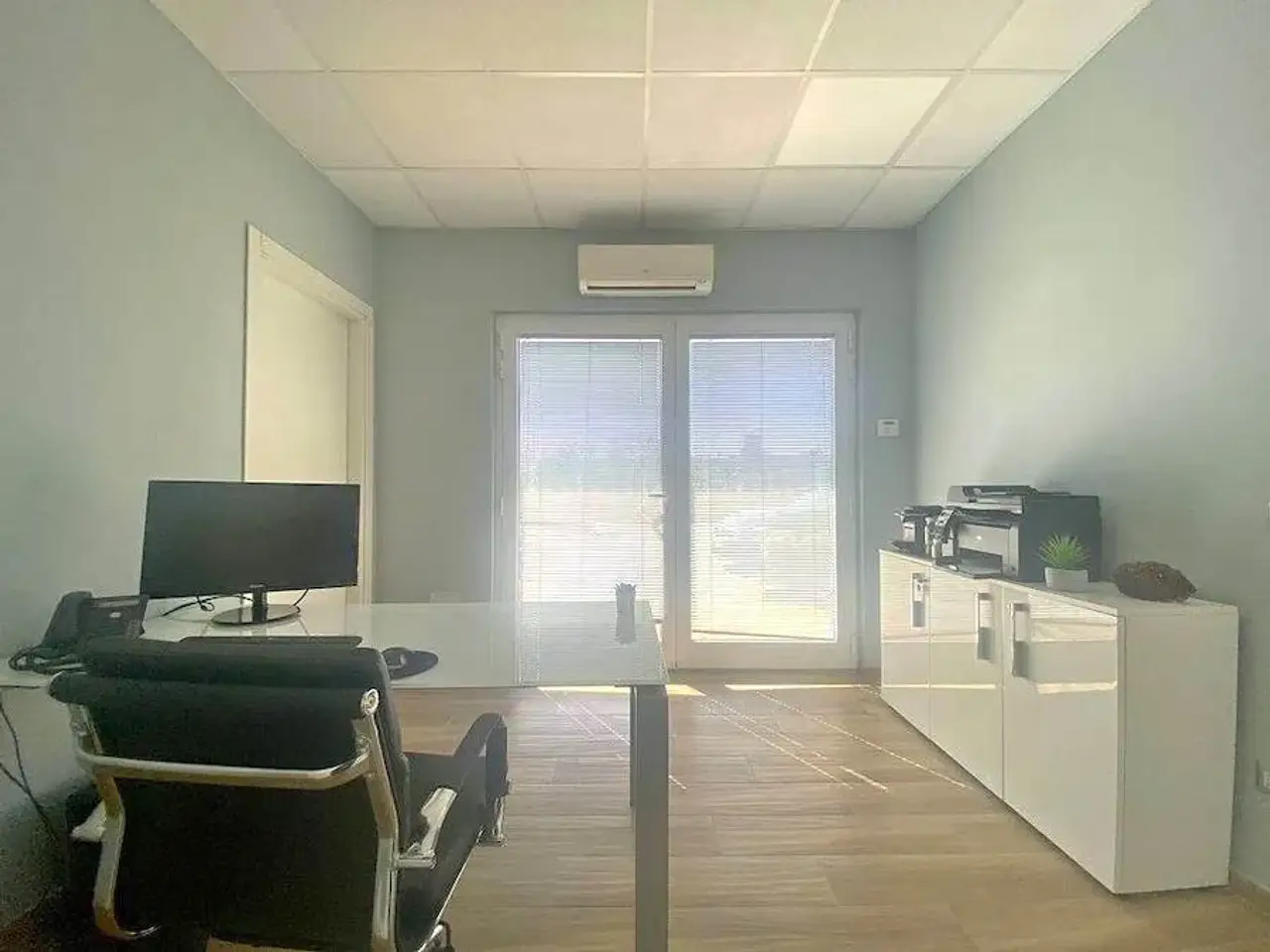 Ufficio in Via dell'Industria, Cecina, {3} - Foto 1