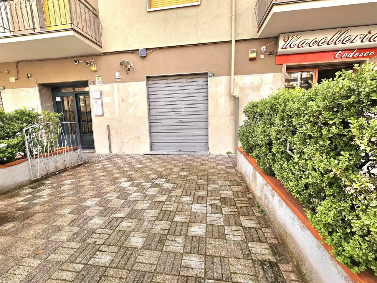 Negozio in Via Atzori, Nocera Inferiore, {3} - Foto 1