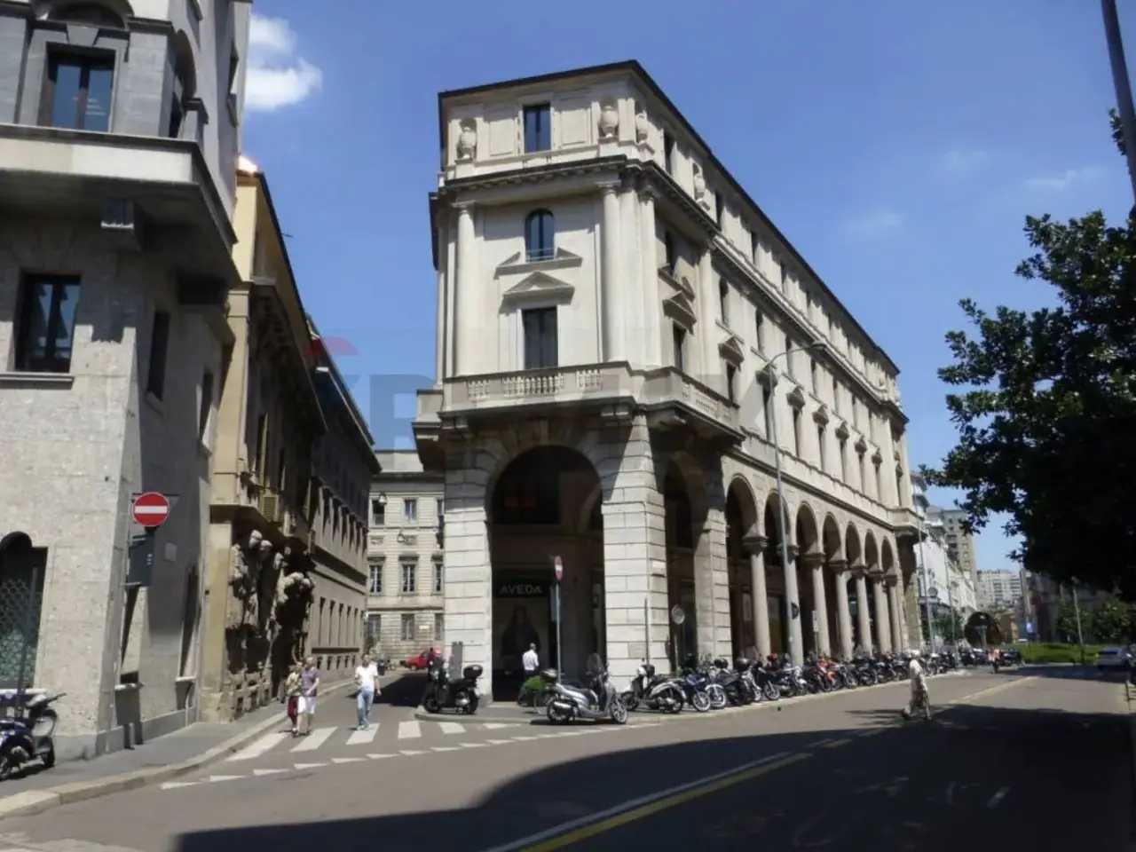 Negozio in Via degli Omenoni 2, Milano, {3} - Foto 1