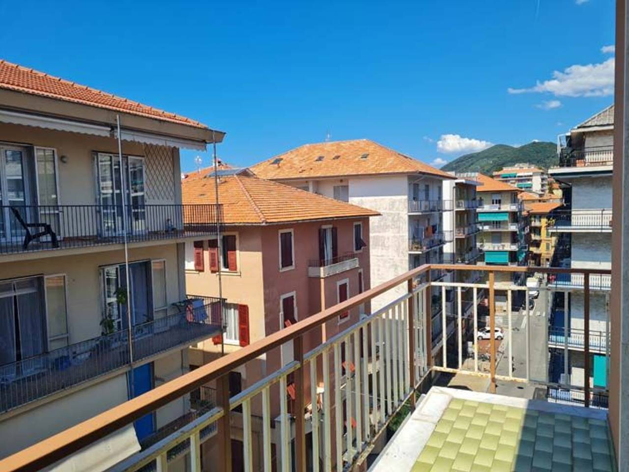 appartamento in vendita a Chiavari in zona Entella