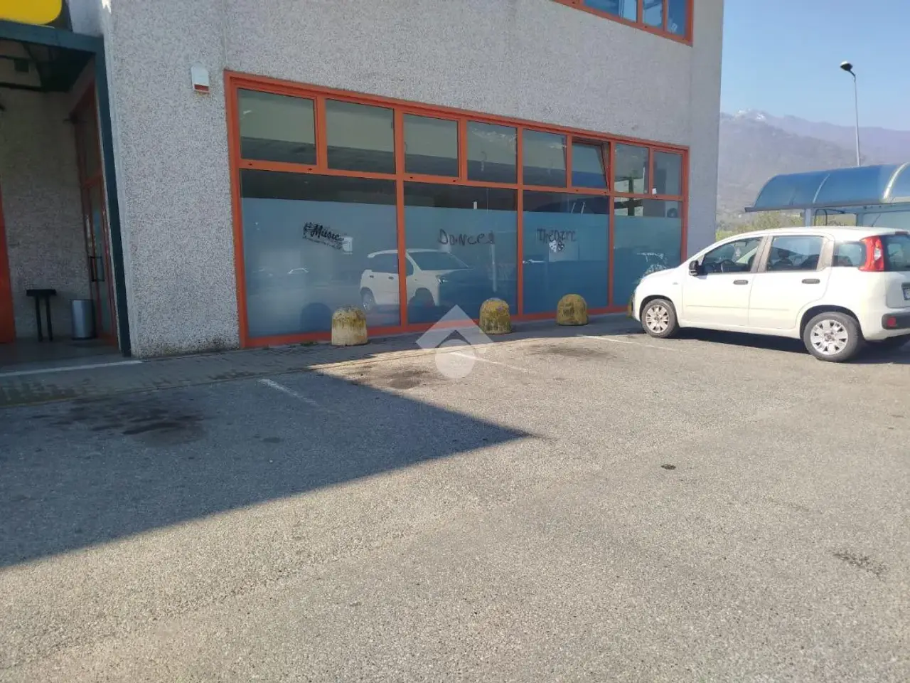 Negozio in Via Moncenisio 10, Sant'Antonino Di Susa, {3} - Foto 1