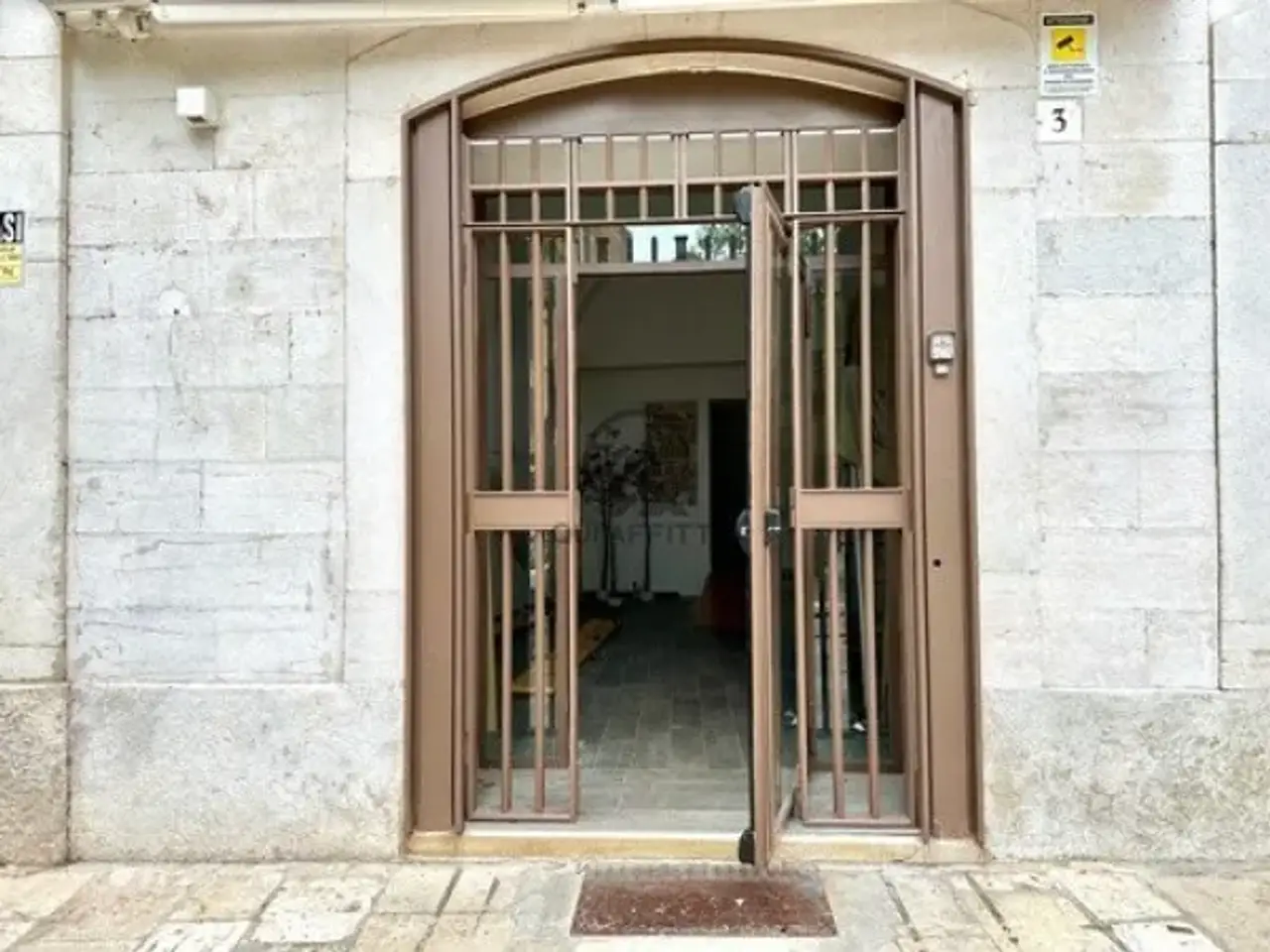 Negozio in Piazza La Corte, Andria, {3} - Foto 2