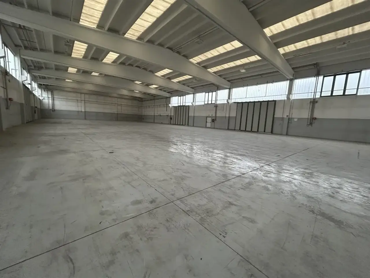 Capannone in Corso Unità d'Italia, Alba, {3} - Foto 1