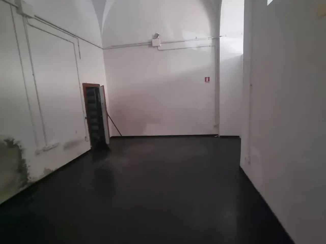 Esercizio commerciale in  Livorno, Livorno, {3} - Foto 2