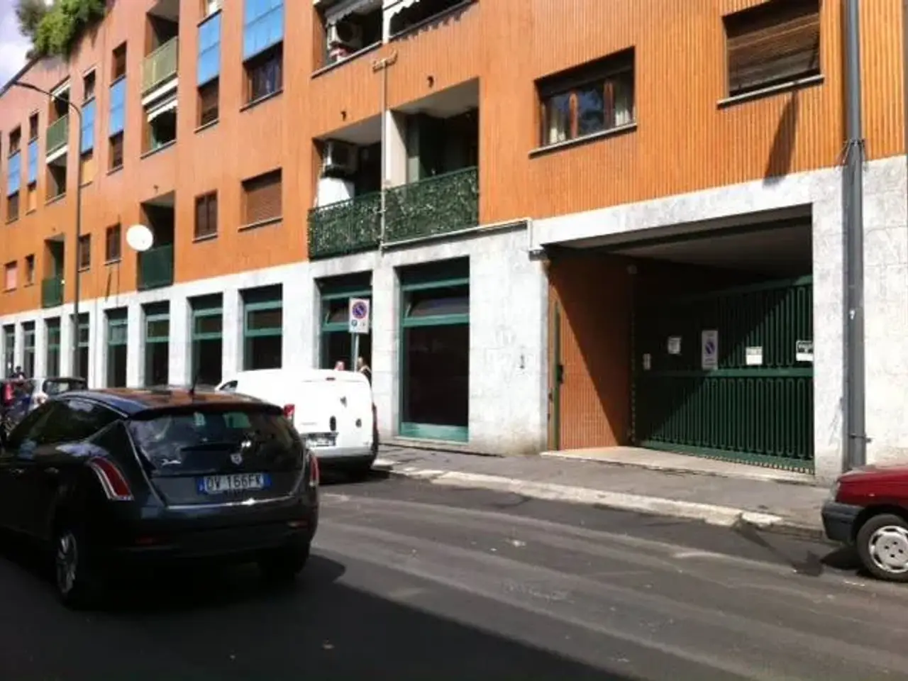 Magazzino in Via Polidoro da Caravaggio, Milano, {3} - Foto 1