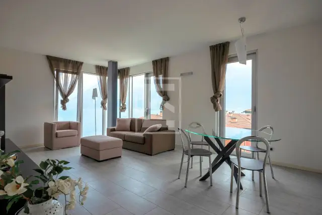 Penthouse in Via Riccardo Cozzaglio, Tremosine - Foto 1