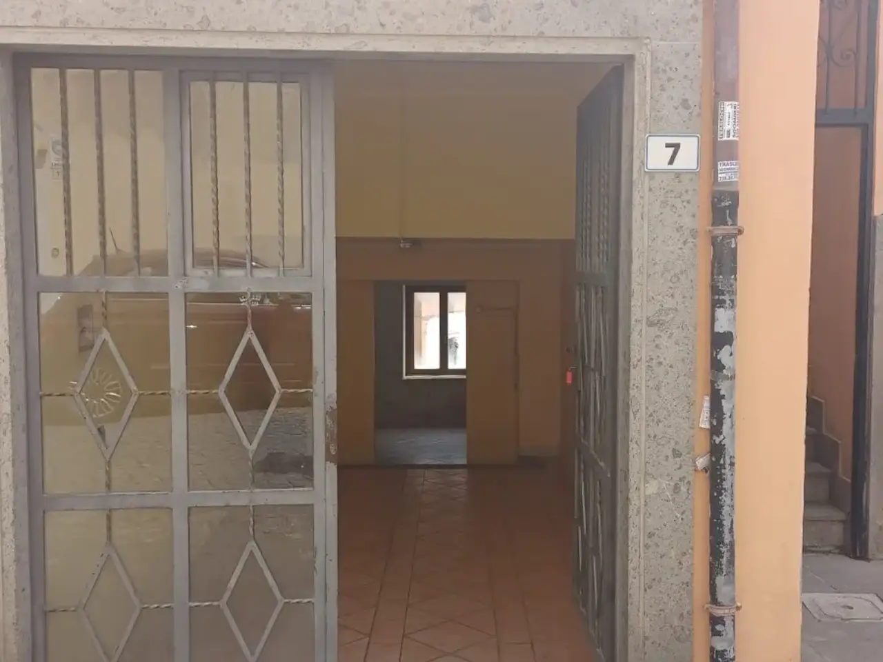 Magazzino in Piazza Anna M R Teresa Maggiori, Albano Laziale, {3} - Foto 2