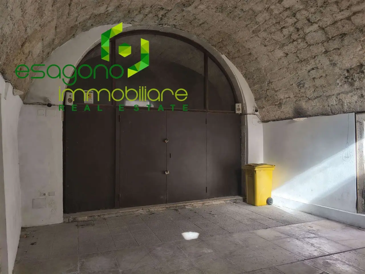 Negozio in Via Amalfitania, Siracusa, {3} - Foto 1