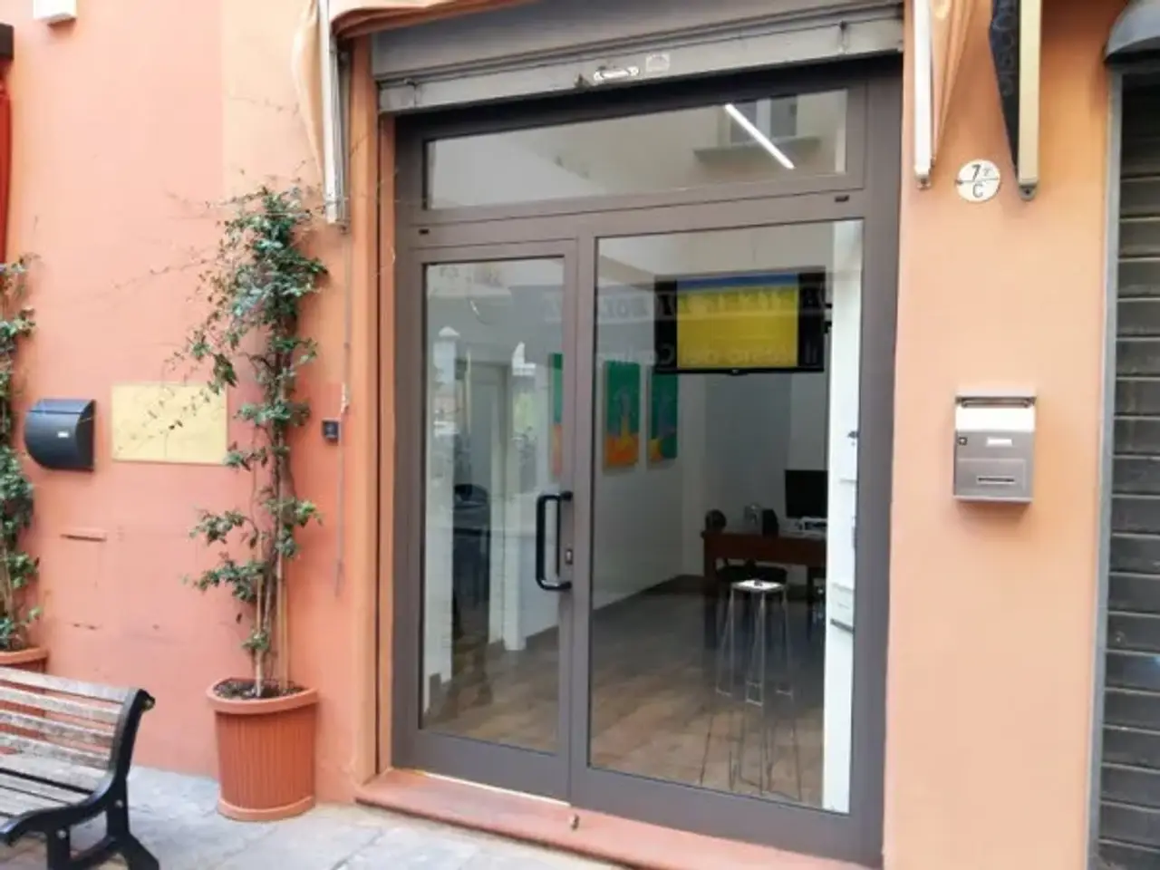 Negozio in Via Santa Margherita 7/2, Bologna, {3} - Foto 2