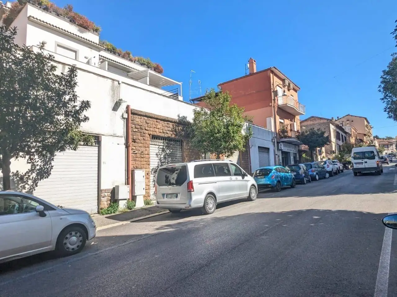 Locale commerciale in Via Fratelli Attilio Ed Emilio Colabona 88, Genzano di Roma, Genzano Di Roma, {3} - Foto 2