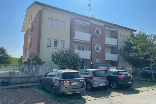 Palazzina commerciale in Via Achille Grimaldi 5/1, Reggio nell'Emilia - Foto 1