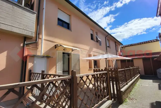 4-room flat in Vicolo Garigliano 2, Cecina - Photo 1