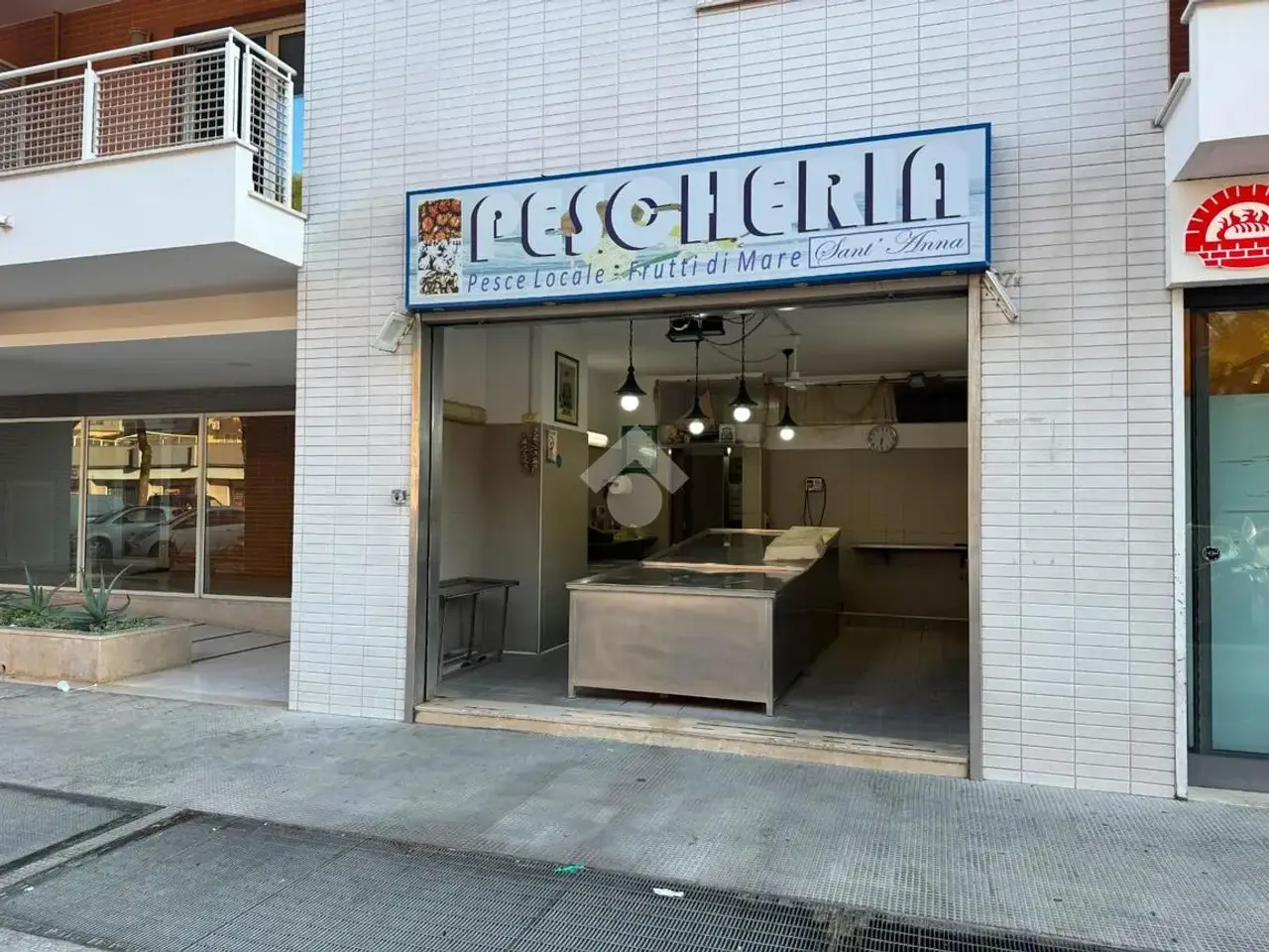 Negozio in Via Caldarola 27, Bari, {3} - Foto 2
