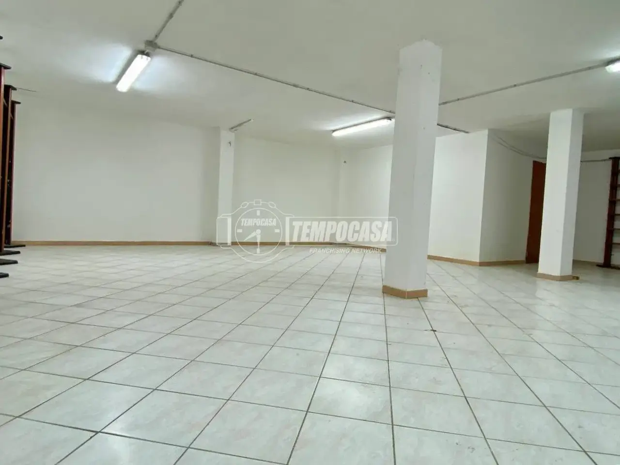 Magazzino in Via Giuseppe Meridda, LI Punti, Sassari, {3} - Foto 2