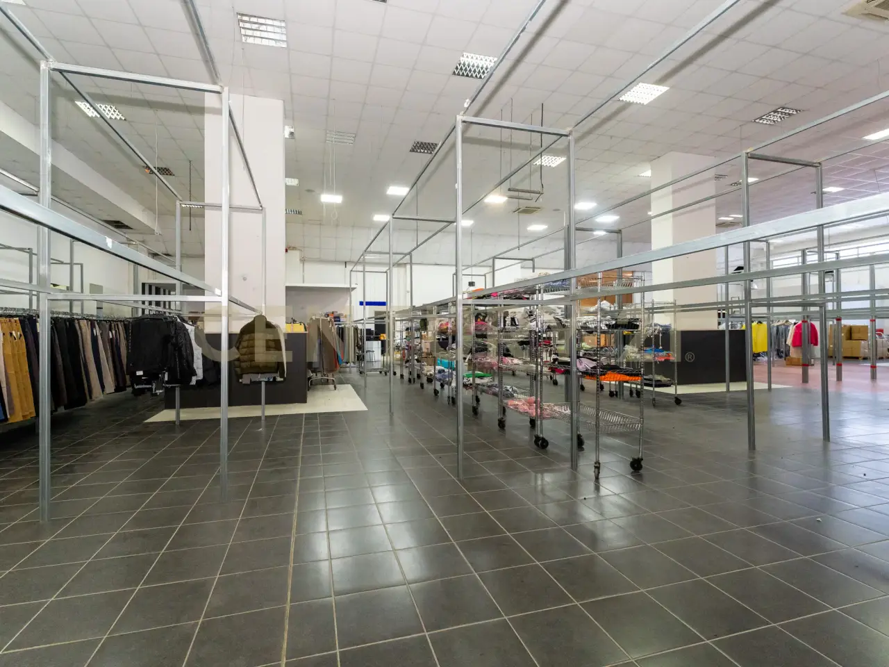 Abbigliamento in Viale del Commercio, Misterbianco, {3} - Foto 2