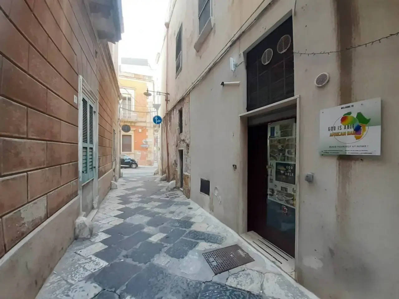 Locale commerciale in Via De' Gallo, Brindisi, {3} - Foto 1