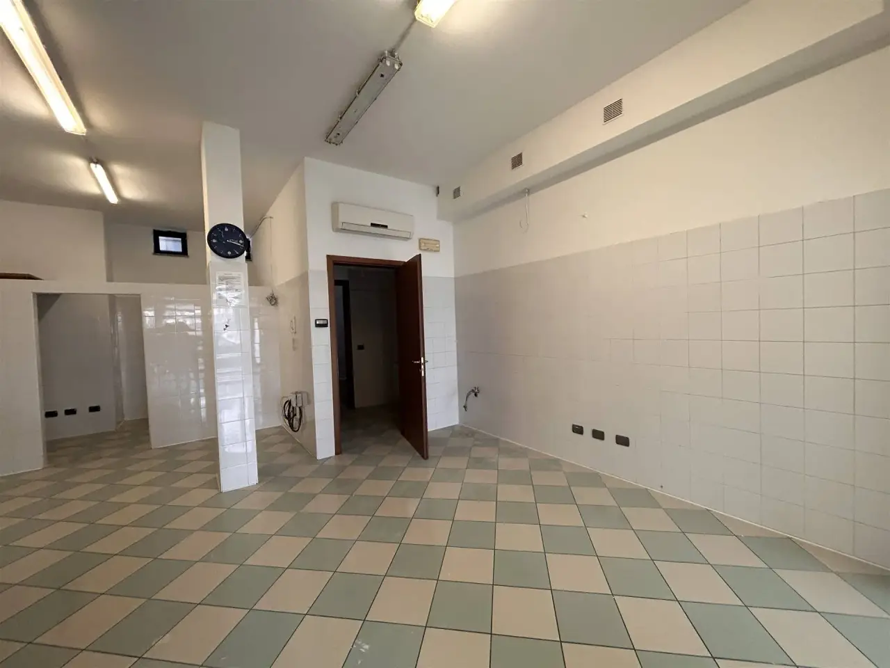 Negozio in , Pontenure, {3} - Foto 1