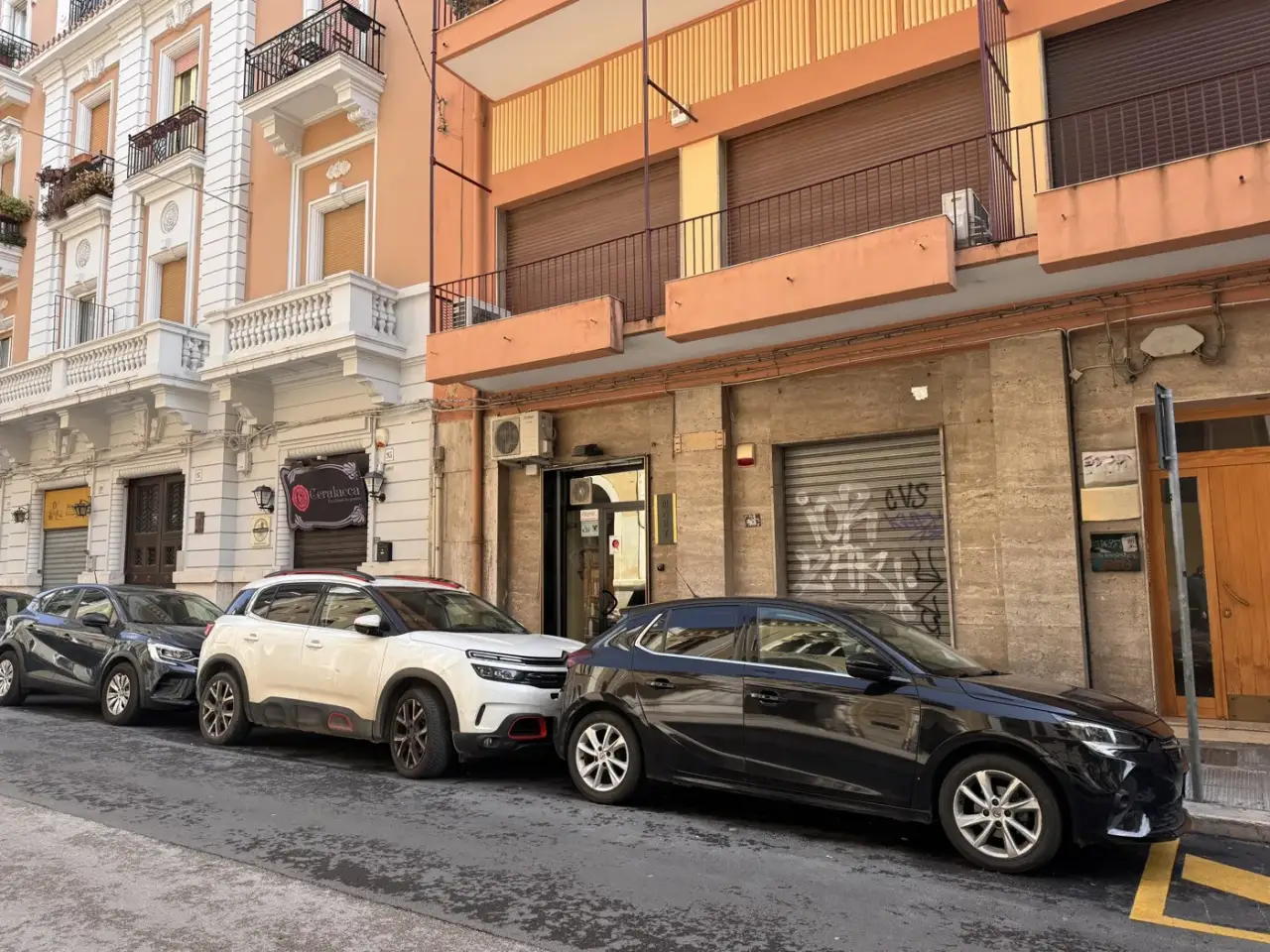 Negozio in Via Francesco Saverio Abbrescia 91, Bari, {3} - Foto 2