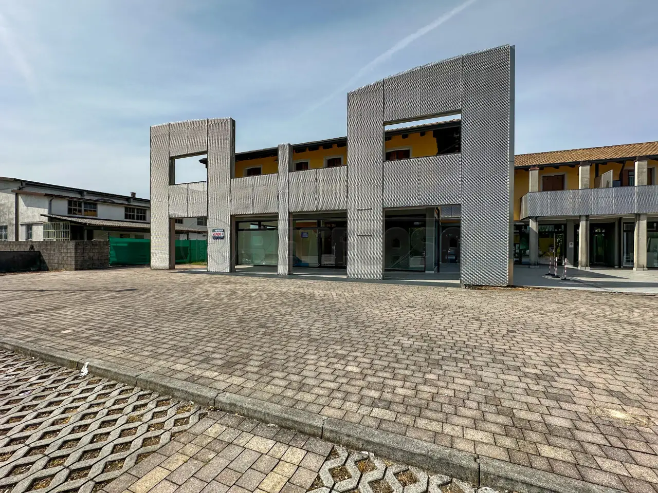 Palazzina commerciale in Via Udine, Castions Di Strada, {3} - Foto 1