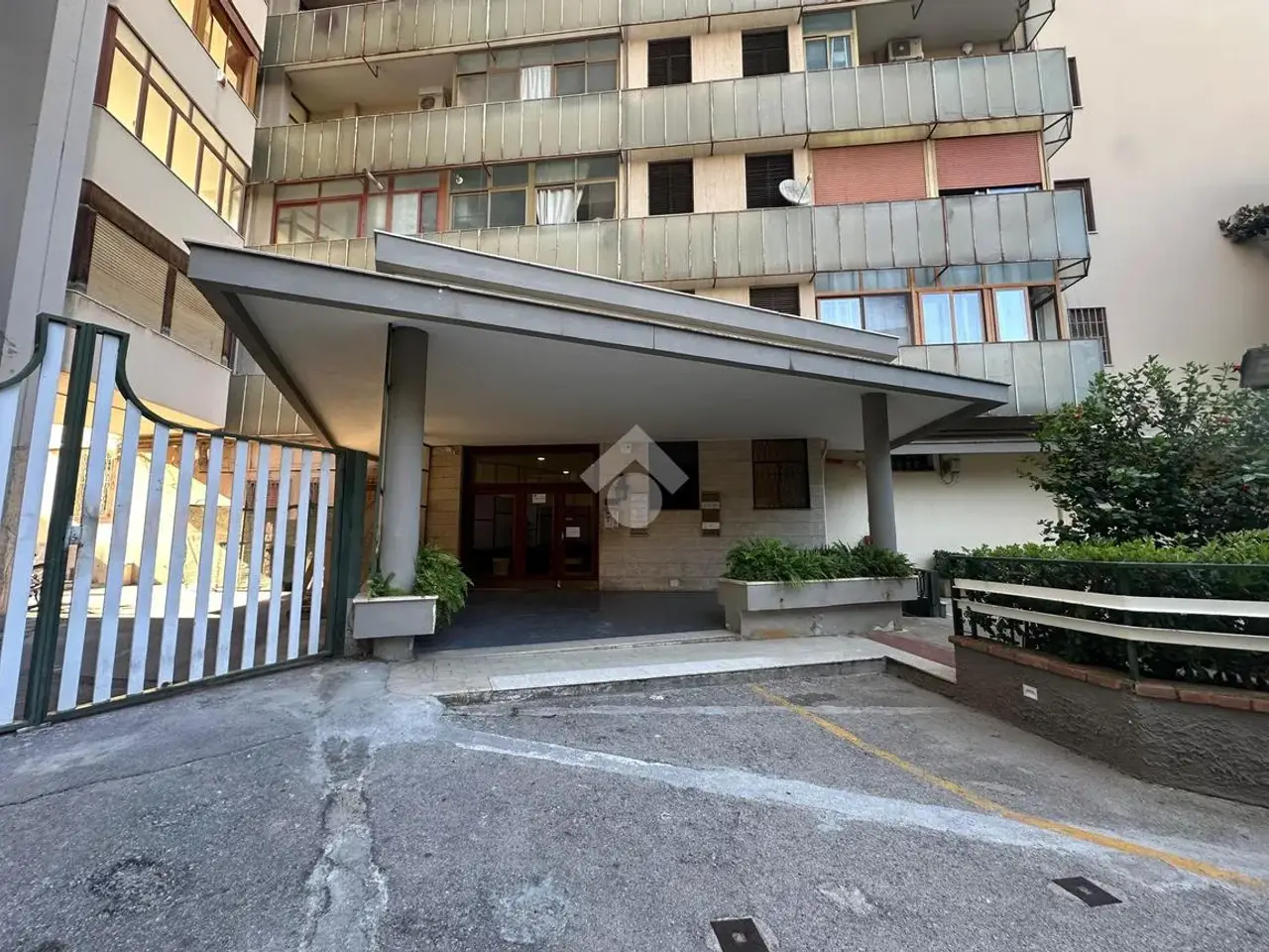 Ufficio in Viale Regione Siciliana Nord Ovest 2369, Palermo, {3} - Foto 1