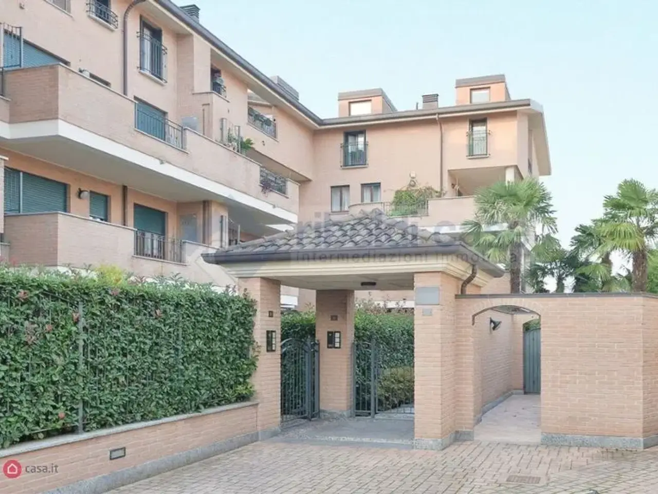 Parcheggio chiuso in , Seregno, {3} - Foto 1